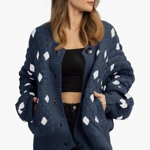 Women's Blue and White Sweater